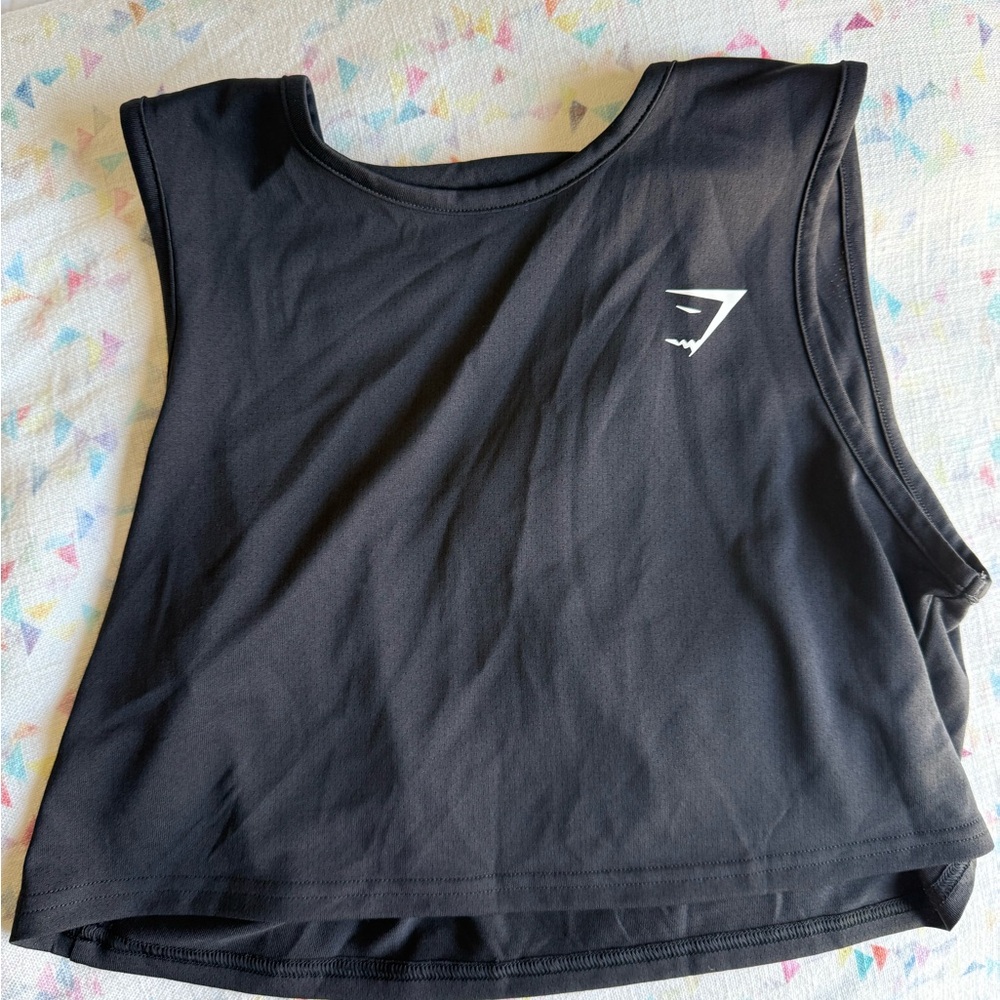 Gym shark tee